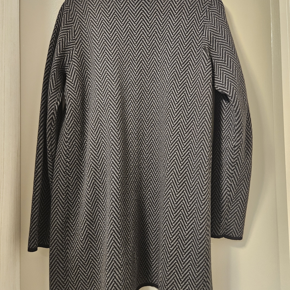 Chevron Patterned Long Coat - Picture 4 of 5